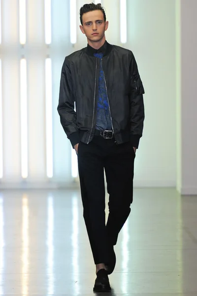 Look 14